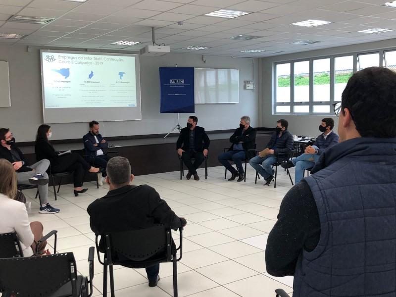 Fiesc promove diálogo com empresários do ramo têxtil no Sul