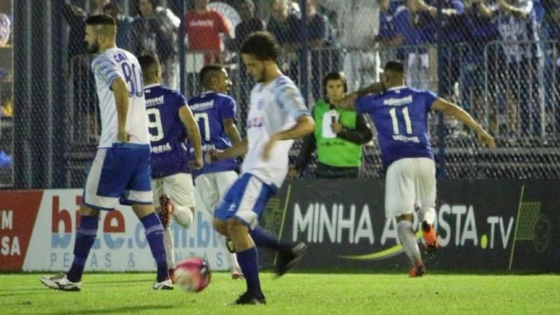 Atlético Tubarão vira diante do Avaí e conquista os 3 pontos