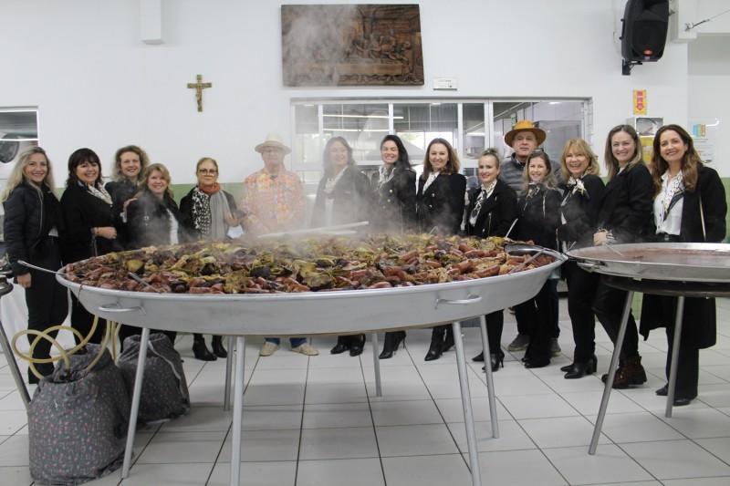 Feijoada do Bairro inova com sucesso de público
