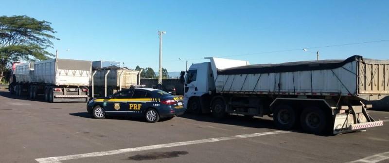 Caminhões são flagrados com excesso de peso na BR-101