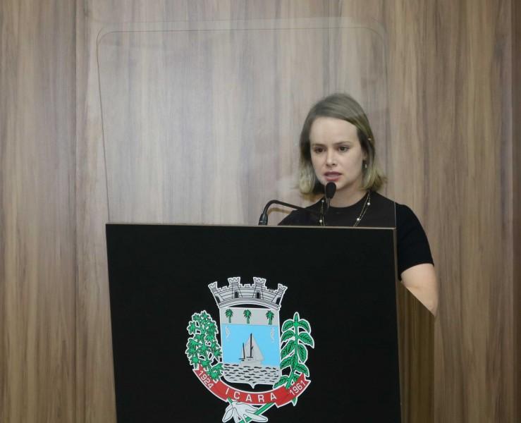Vereadora sugere implantação de 'Play Pet' em praças e parques de Içara