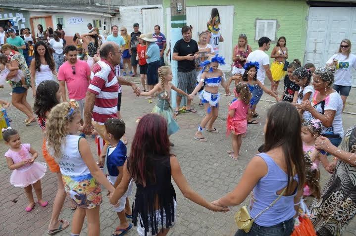 Domingo teve baile infantil no Balneário Rincão
