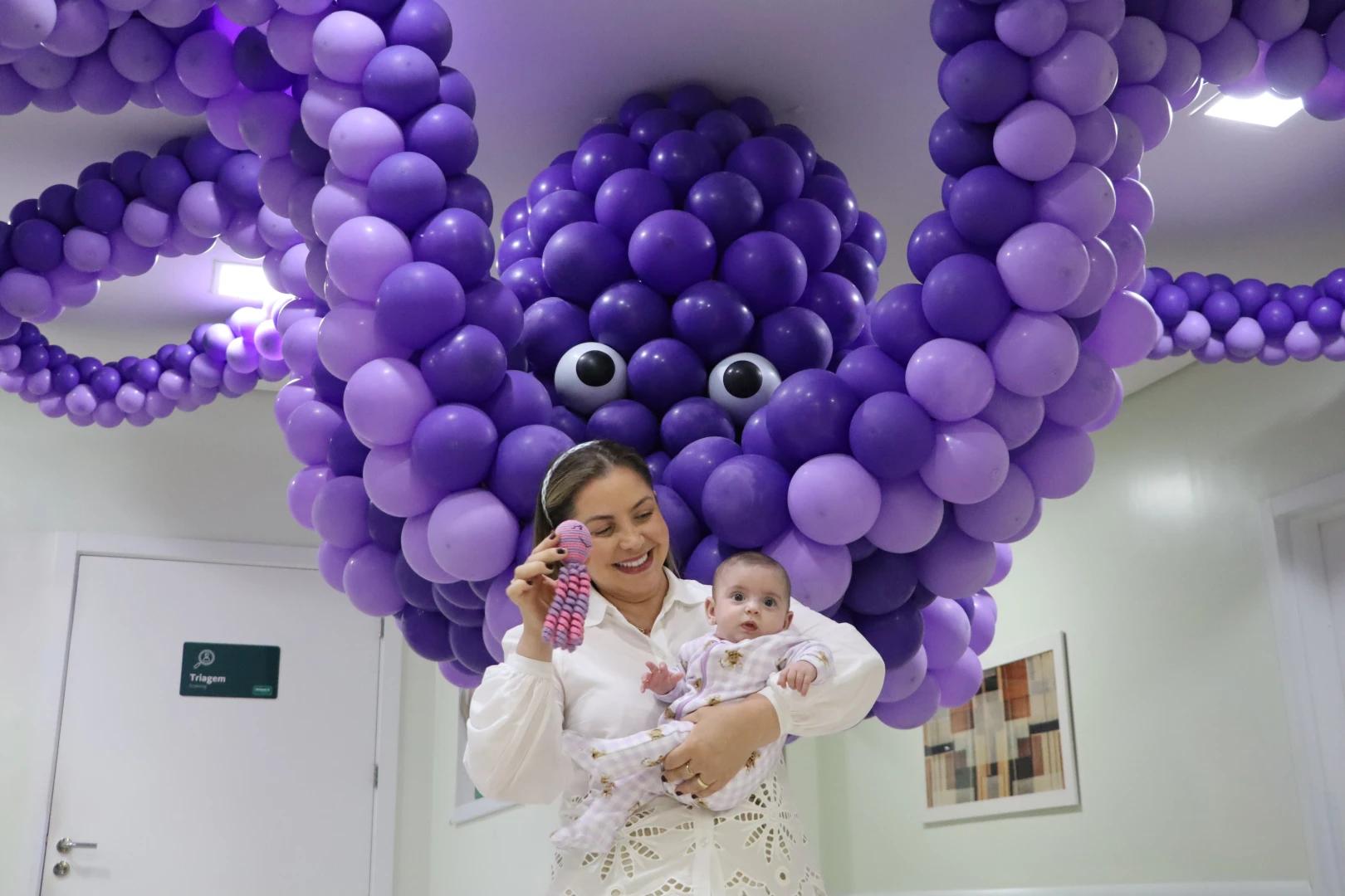 Polvo gigante na Unimed Criciúma reforça a prevenção e os cuidados com bebês prematuros