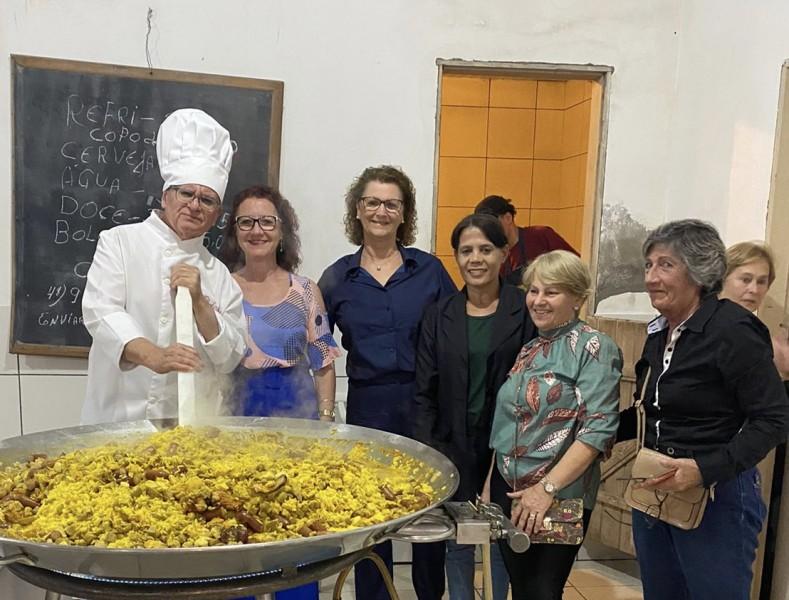 Clube de Mães do Bairro N.S.de Fátima  em Jantar Festivo