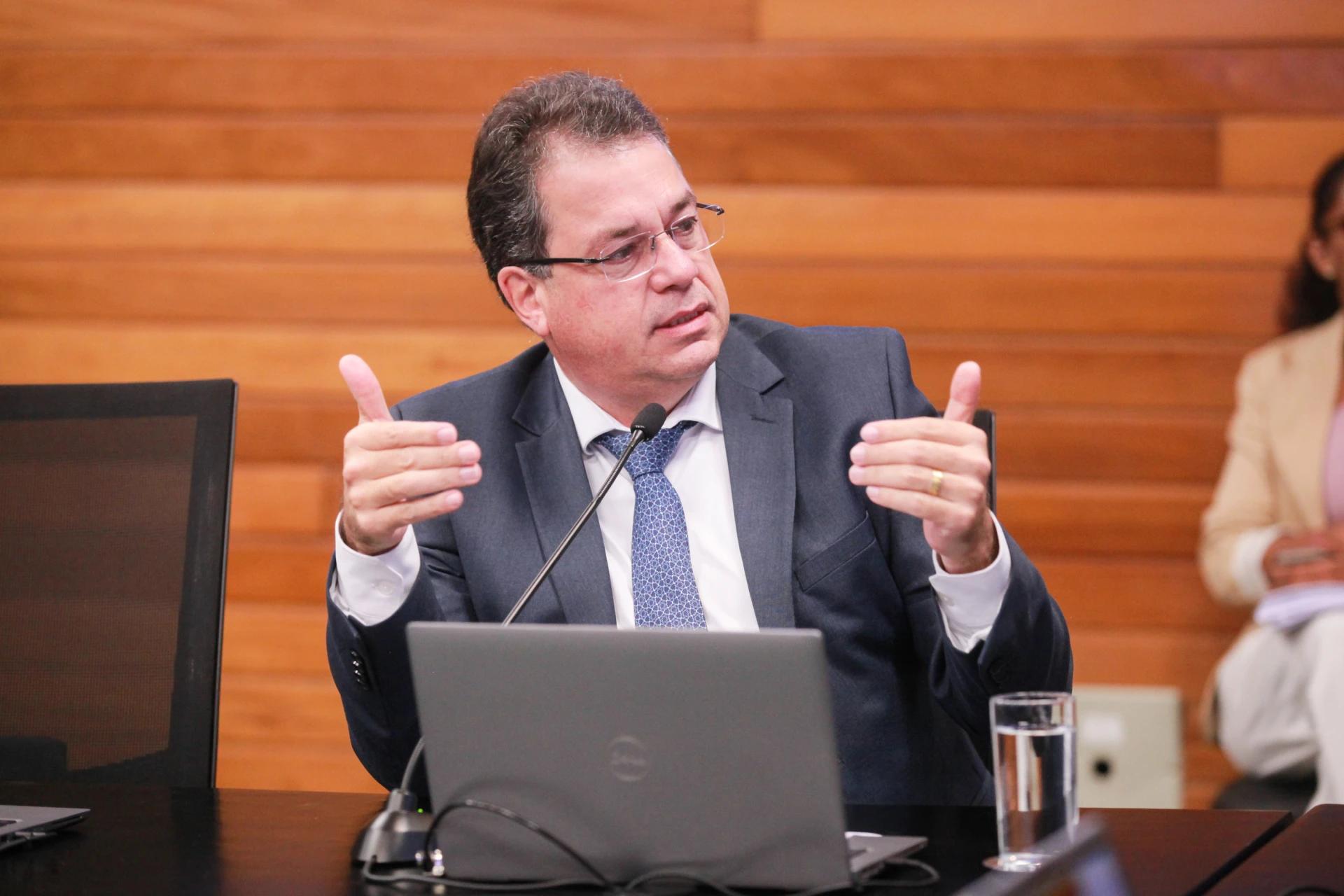 Deputado Minotto propõe aumento do número de escolas com ensino em tempo integral