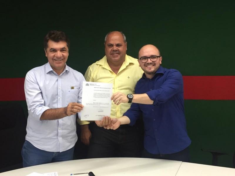 Nícola Martins assume presidência da FME