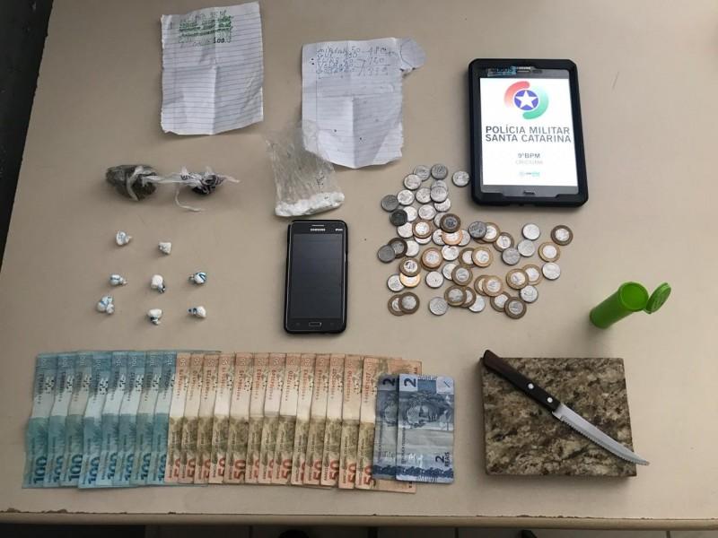 Homem é preso com maconha, cocaína e dinheiro em Criciúma