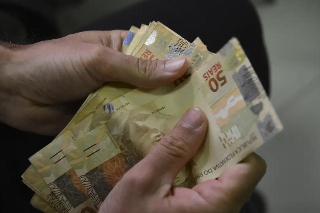 Consulta ao abono salarial estará disponível a partir de amanhã