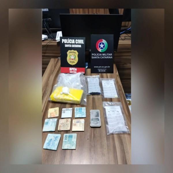 Trio é preso por tráfico de drogas com mais de 800 gramas de cocaína em Imbituba