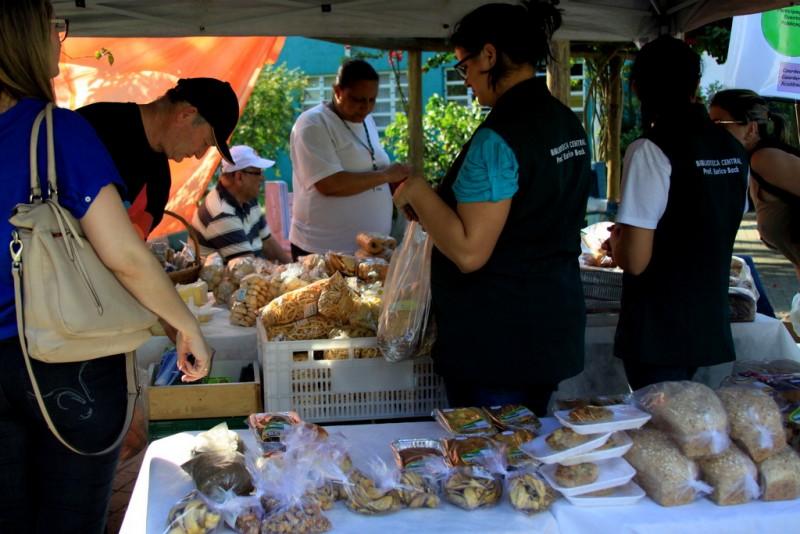 Feira da Economia Solidária da Unesc traz novidades para 2015 