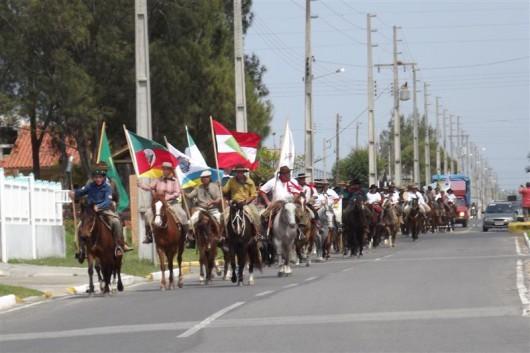 Cavaleiros do Arroio prontos para a 2ª Cavalgada das Praias 2013 