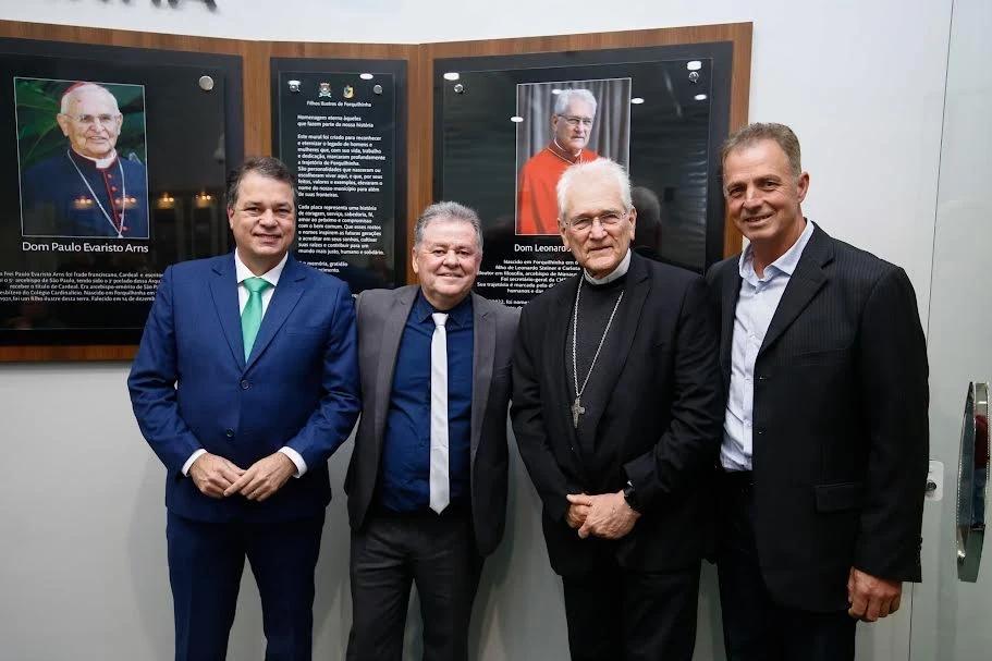 Dom Leonardo Steiner é homenageado em Sessão Solene e entra para mural de Forquilhinha