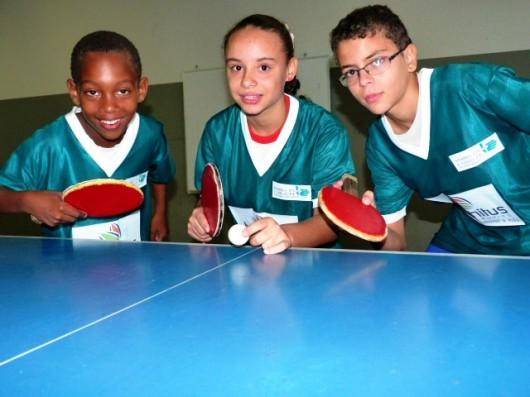 Alunos do Bairro da Juventude na disputa do estadual de Tênis de Mesa