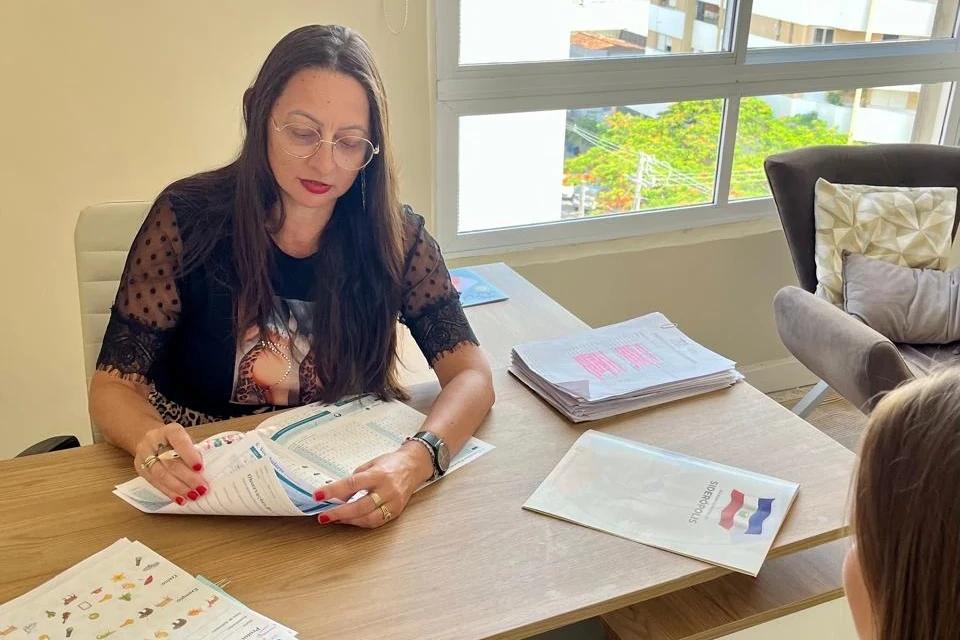 Siderópolis amplia atendimento educacional com neuropsicóloga na rede municipal