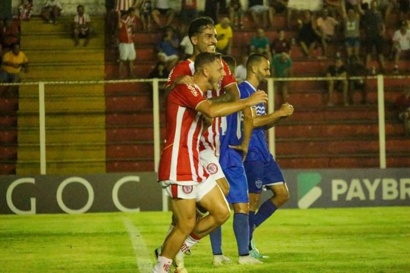 Com o apoio da torcida, Hercílio Luz vence o Barra e se isola na liderança do Catarinense 