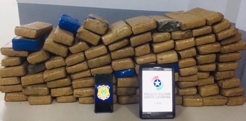 Mais de 50 quilos de maconha apreendidos na BR-282