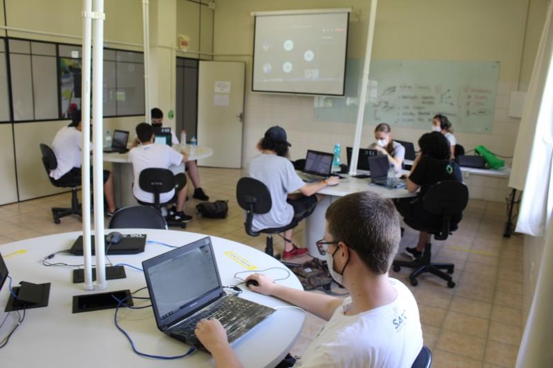 Semana Tecnológica oferece workshops e palestras para alunos do Colégio Satc  