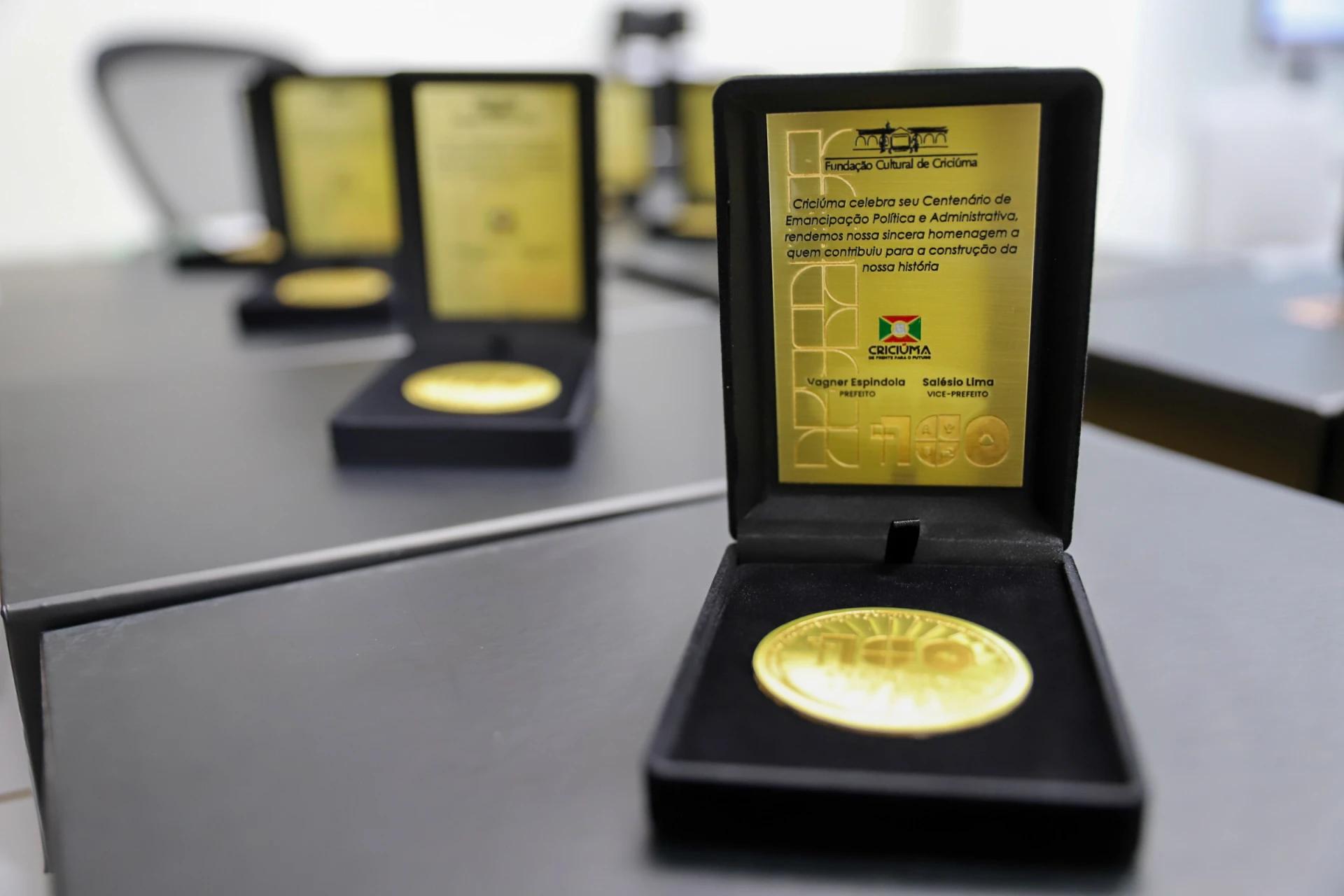 Medalha do Centenário: governo de Criciúma reconhece atuação de instituições e personalidades