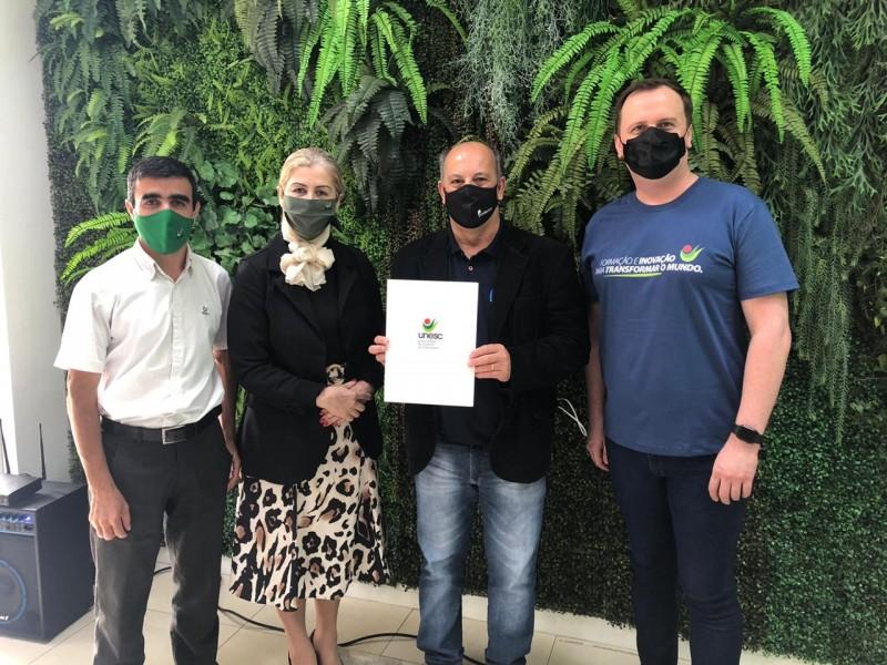 Unesc entrega pleitos aos candidatos à prefeitura de Criciúma