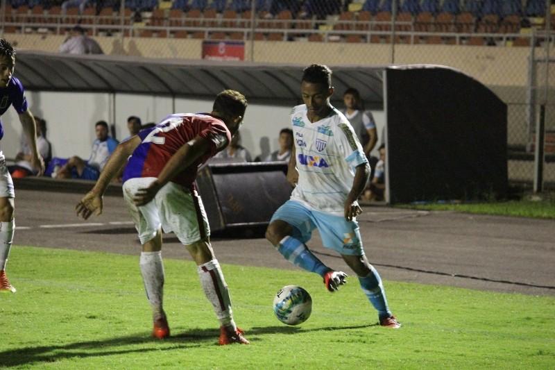 Dupla da capital estreia com derrota na Primeira Liga