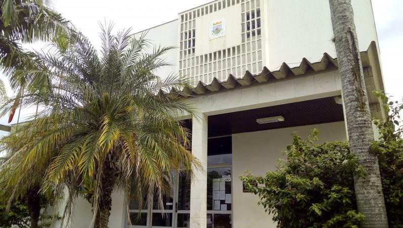 Morro da Fumaça abre concurso e processo seletivo com salários de até R$ 13 mil