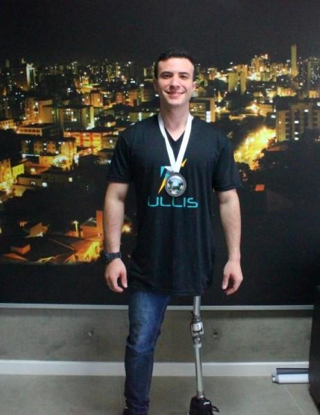 Paratleta Felipe Formentin planeja futuro no tênis de mesa 