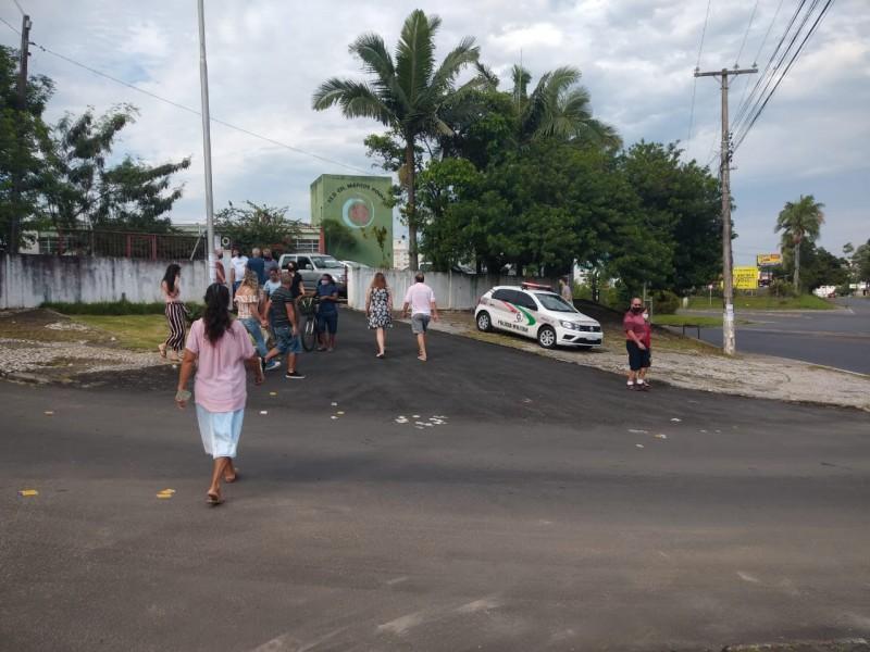 Escola Marcos Rovaris deve receber mais de cinco mil eleitores neste domingo de votação