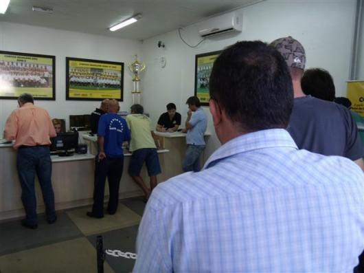 Metade dos ingressos promocionais para o clássico catarinense já foram vendidos