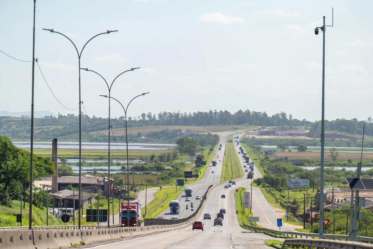 Feriado prolongado encerra sem mortes na BR-101 no Sul de SC