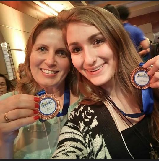Aluna e professora são premiadas na Olimpíada de Língua Portuguesa