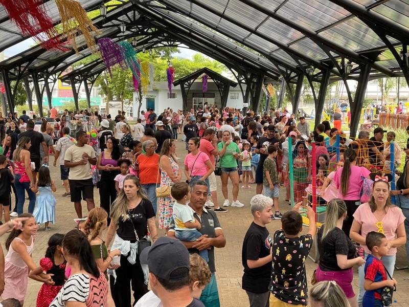 Foliões se organizam em bloquinhos para curtir o Carnaval em Siderópolis
