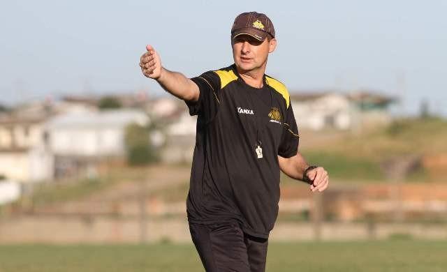 Criciúma demite quatro integrantes do departamento de futebol
