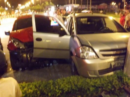 Colisão envolve três veículos na Avenida Centenário, em Criciúma