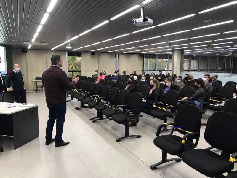 Prefeitura de Criciúma promove curso de excelência em atendimento com servidores