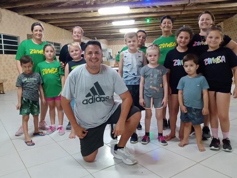 Projeto leva aulas de zumba de forma gratuita para as comunidades em Urussanga  