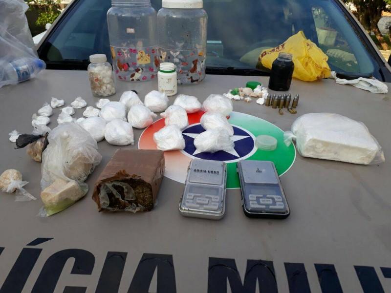 Após perseguição, homem é preso por tráfico de drogas