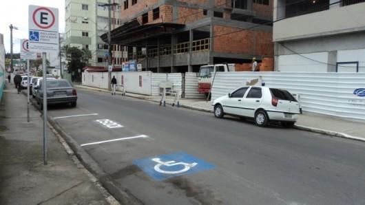 Vagas para idosos e deficientes são remarcadas em Criciúma 