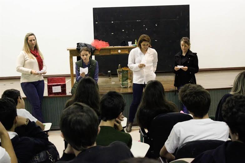 VÍDEO: Equipe pedagógica da Satc cria projeto para ajudar educandos do fundamental