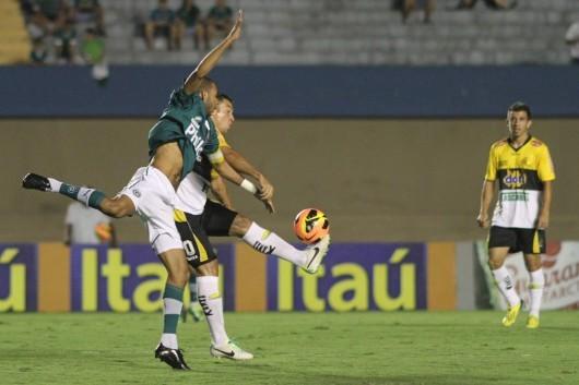 Após surpreender no início do jogo, Tigre empata em 1 a 1 com o Goiás