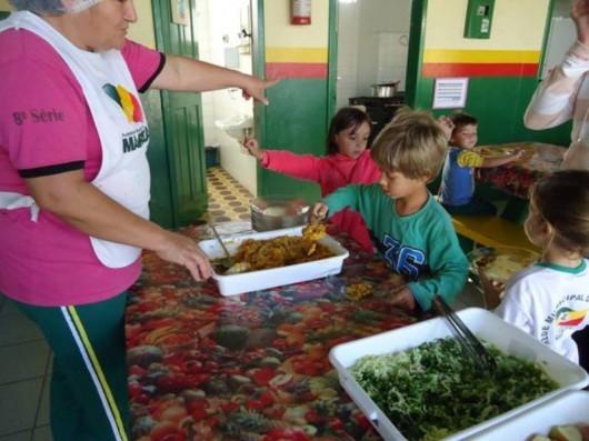 Sistema self-service muda atitude alimentar em escola de Maracajá