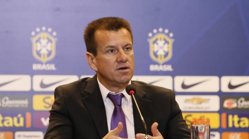 Com novidades nas laterais, Dunga convoca jogadores para duelos contra Argentina e Japão 