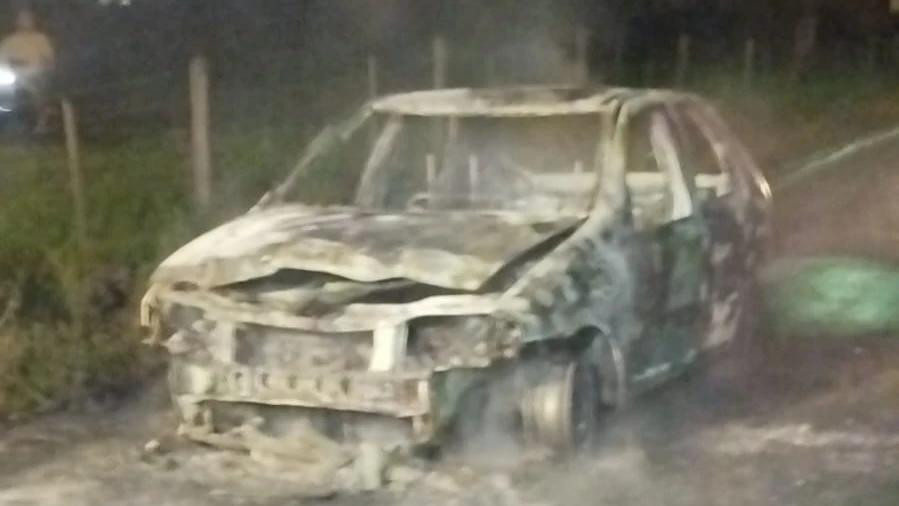 Incêndio em veículo mobiliza Corpo de Bombeiros em Timbé do Sul