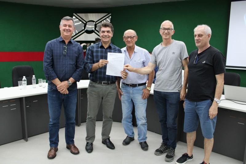 Grande Ato: Salvaro sanciona mais de 35 leis no Paço Municipal