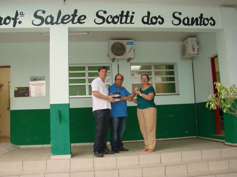 Escola Salete Scotti ganha quatro câmeras