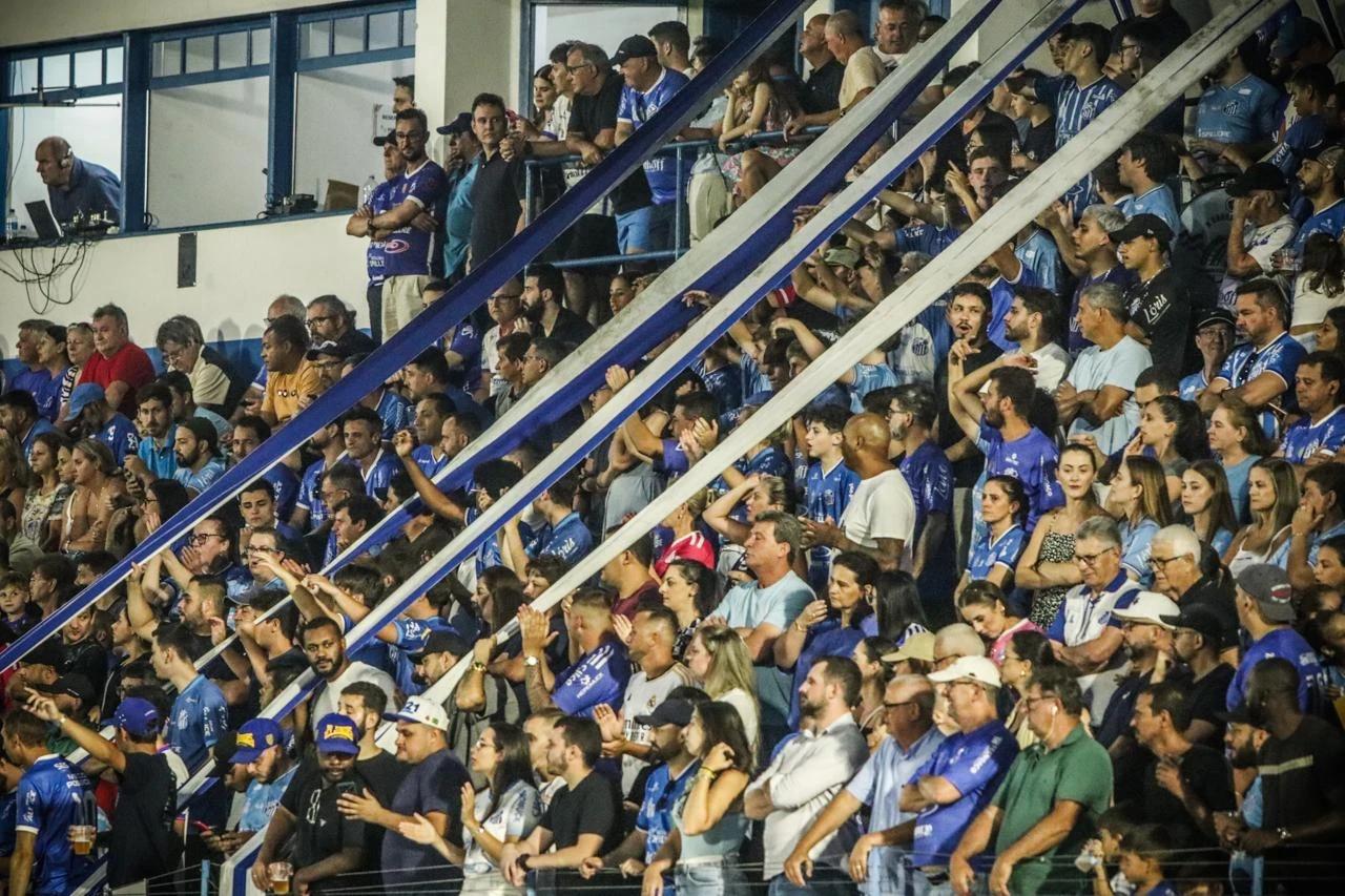 Torcida do Caravaggio esgota ingressos para jogo contra o Avaí