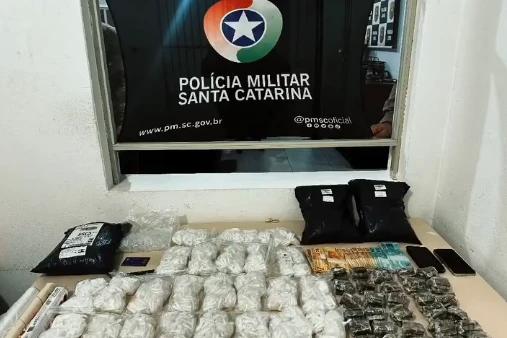 PM apreende mais de dois quilos de cocaína e porções de maconha