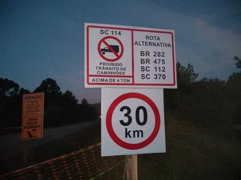 Interdição da SC-114 obriga caminhões pesados a rotas alternativas