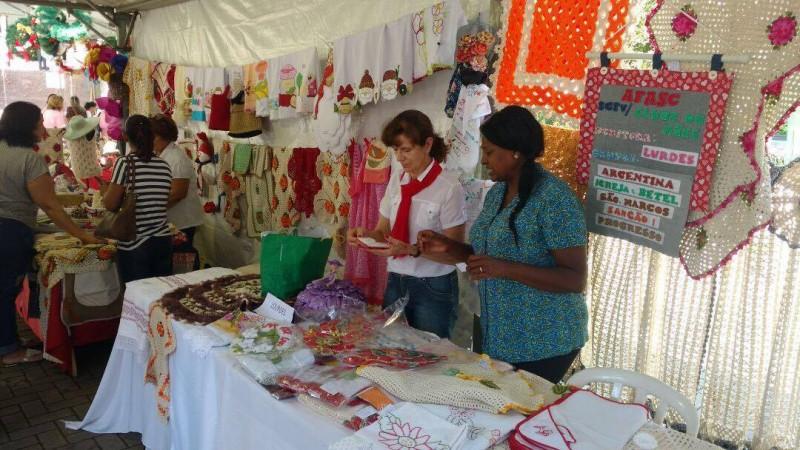 I Expoarte Afasc movimenta a Praça Nereu Ramos