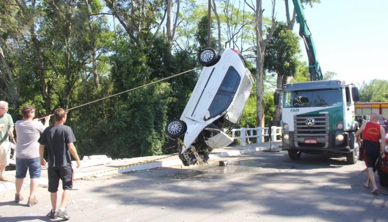 Buscas por vítima são retomadas no Rio Capivari