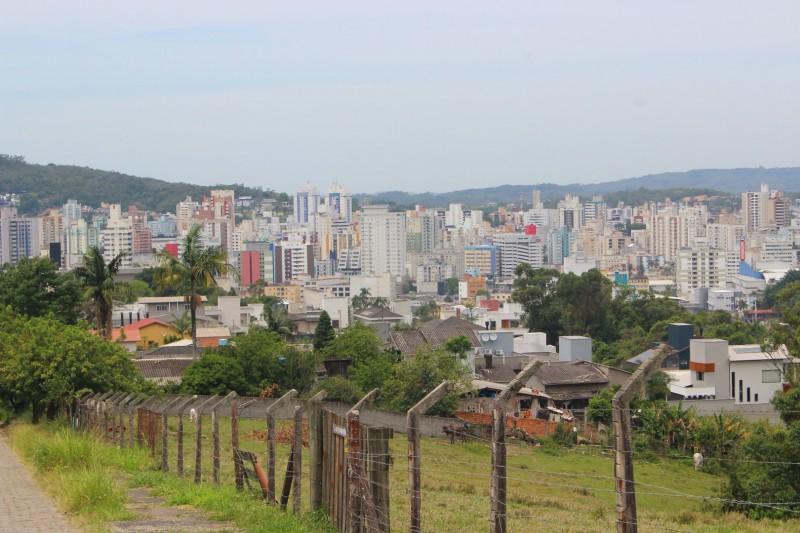 Semana será com céu nublado e predomínio da chuva no Sul do estado; confira a previsão do tempo